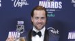 Švéd Victor Hedman z Tampy Bay premiérově obdržel James Norris Trophy pro nejlepšího obránce.