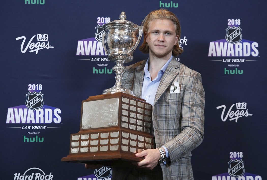 Lady Byng Memorial Trophy pro hokejového gentlemana má švédský forvard William Karlsson.