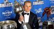 Králem večera se stal americký kanonýr Patrick Kane z Chicaga, který vedle Art Ross Trophy pro nejproduktivnějšího hráče základní části obdržel Hart Trophy pro nejužitečnějšího hráče a převzal také Ted Lindsay Award pro nejlepšího hokejistu sezony