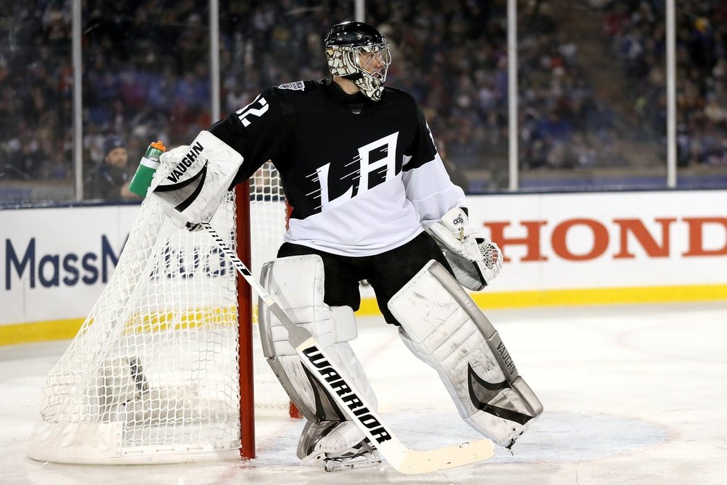 Jonathan Quick dovolil hráčům Colorada v utkání pod širým nebem jedinou branku.