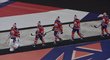 Hokejisté Edmontonu nastupují k zápasu pod otevřeným nebem