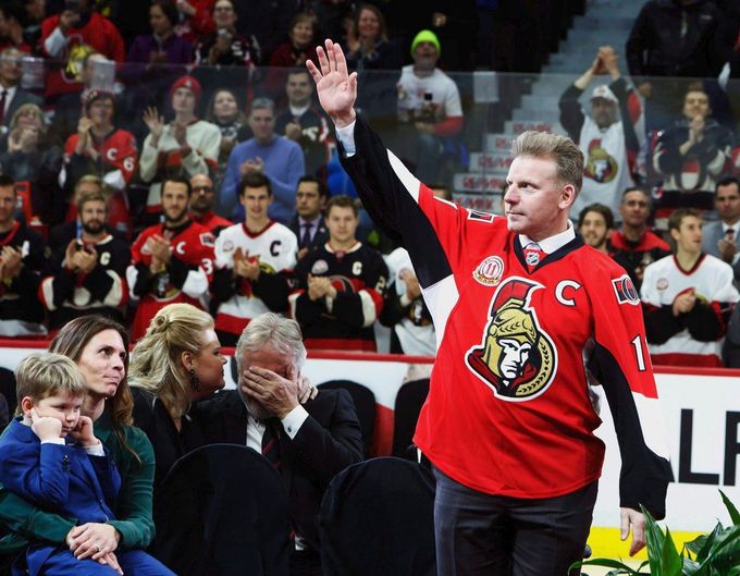 Pikantní přesun v NHL: legenda Ottawy podepsala v Torontu. Co o něm řekl majitel? Pikantní přesun v NHL: legenda Ottawy podepsala v Torontu. Co o něm řekl majitel?