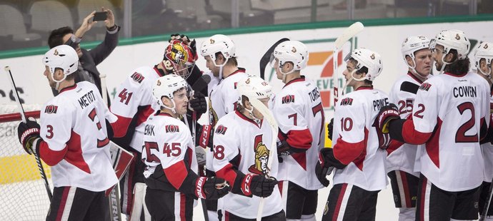 Ottawa přestřílela Dallas na jeho ledě 7:4