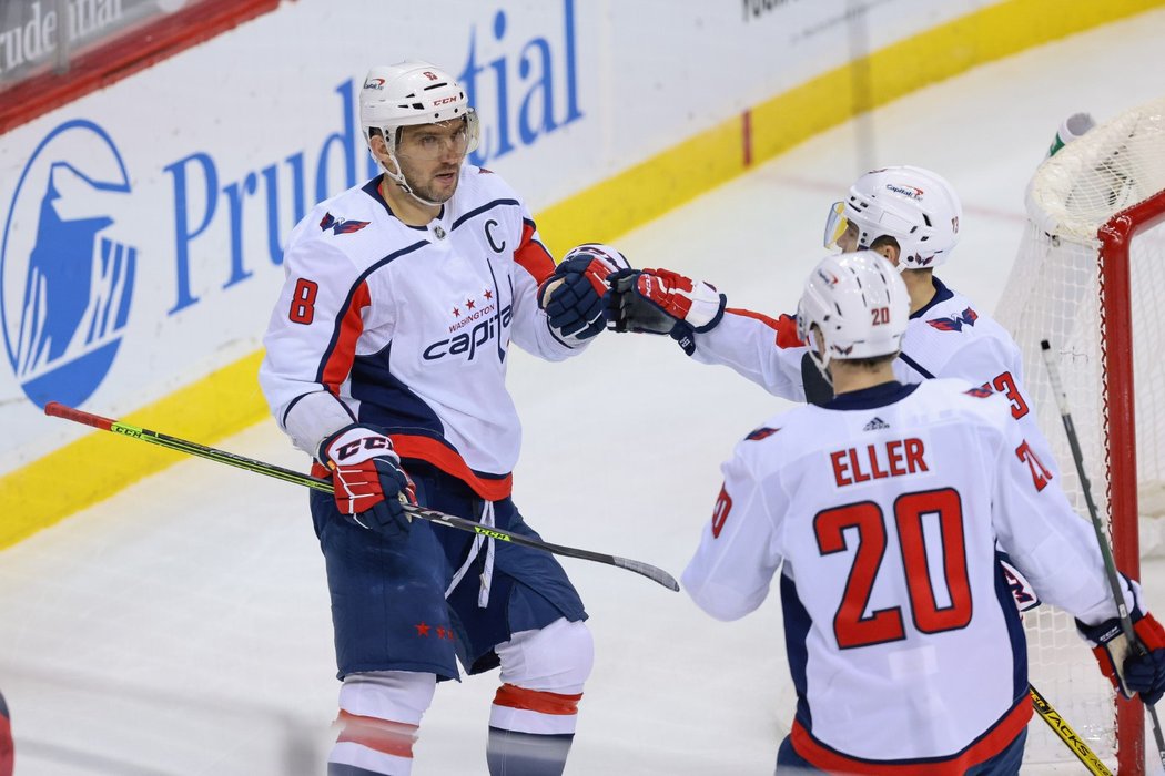 Alexandr Ovečkin z Washingtonu musí v NHL zaplatit pokutu pět tisíc dolarů za svůj zkrat v duelu s Bostonem