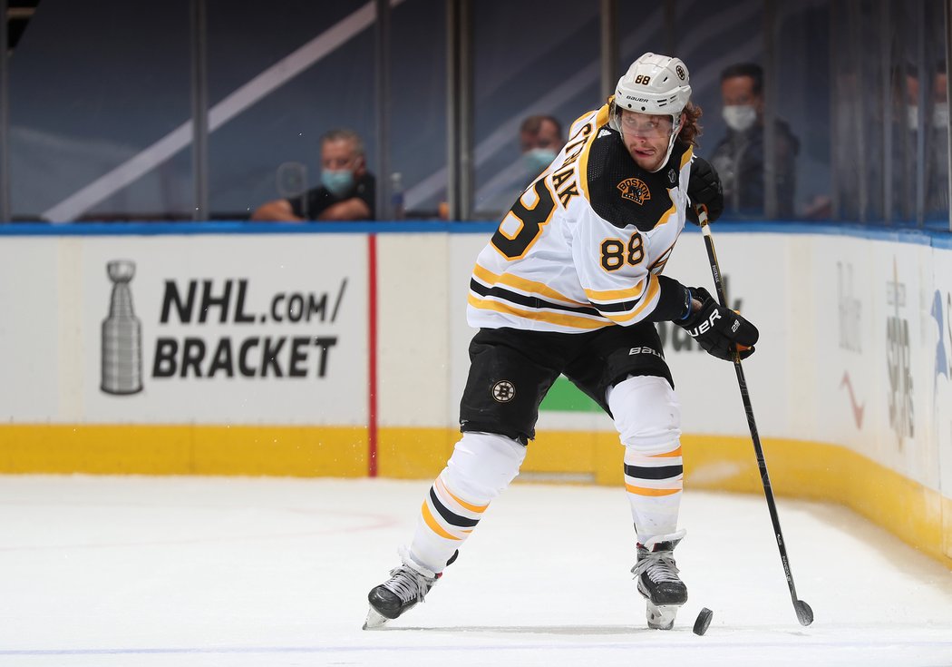 David Pastrňák byl jediným úspěšným střelcem hokejistů Bostonu v přípravném utkání před restartem NHL. Bruins podlehli Columbusu 1:4.