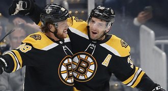 Poklona Pastrňákovi! Díky sedmi gólům je hvězdou týdne celé NHL