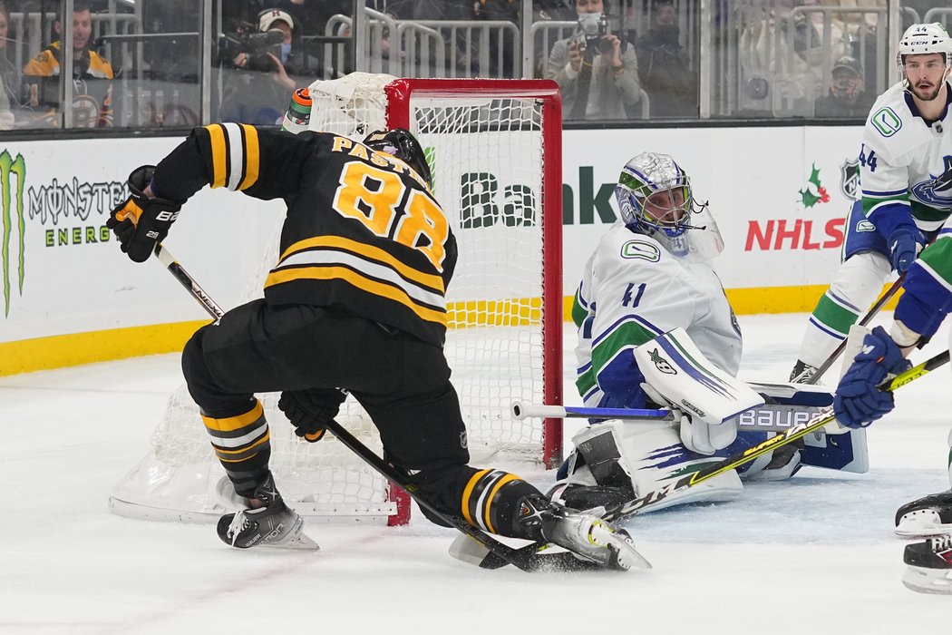 David Pastrňák dal vítězný gól Bostonu proti Vancouveru