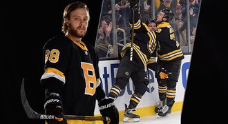 Pasta a Hart Trophy? Může být! Boston ukázal nový dres a nemá hvězdu