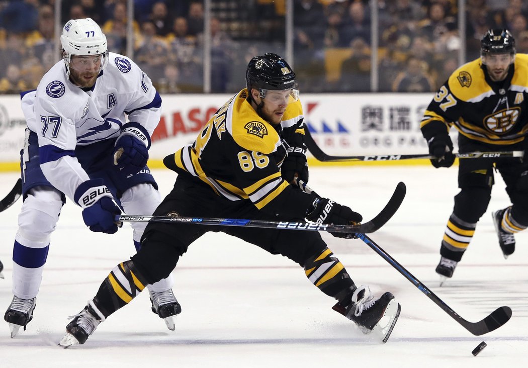 David Pastrňák v NHL skóroval počtvrté v řadě.