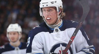 SUPER přestup v NHL? Laine trucuje, supi krouží. Může jít na Východ