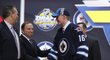 Komisař Gary Bettman vítá finský zázrak Patrika Laineho v NHL