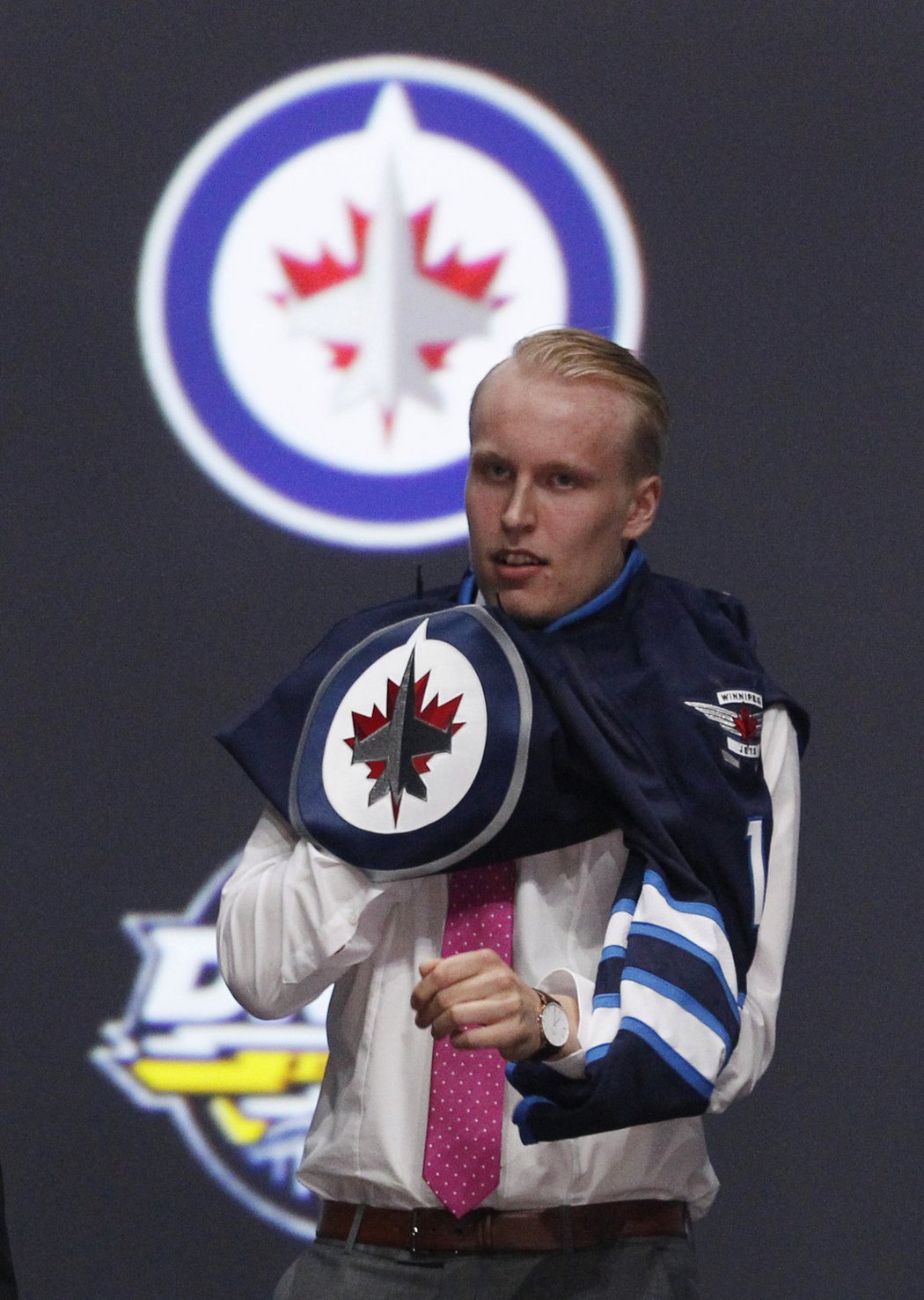 Ve Winnipegu si mnou ruce, Patrik Laine by mohl vrátit kanadský tým na pozice zaručující play off