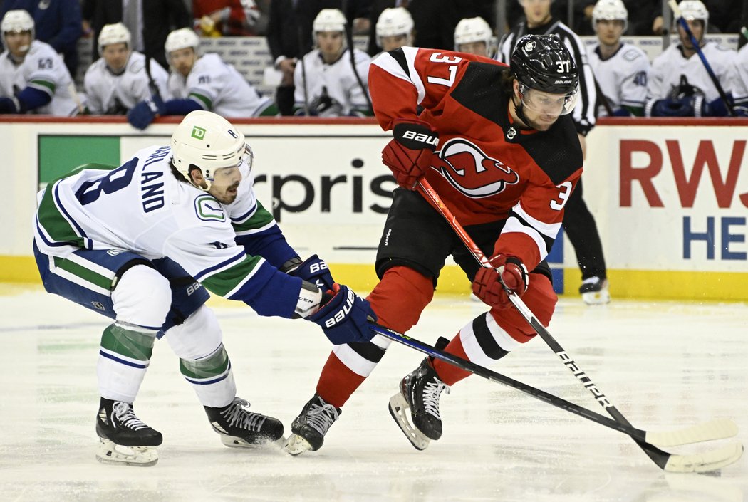 Pavel Zacha v dresu New Jersey Devils