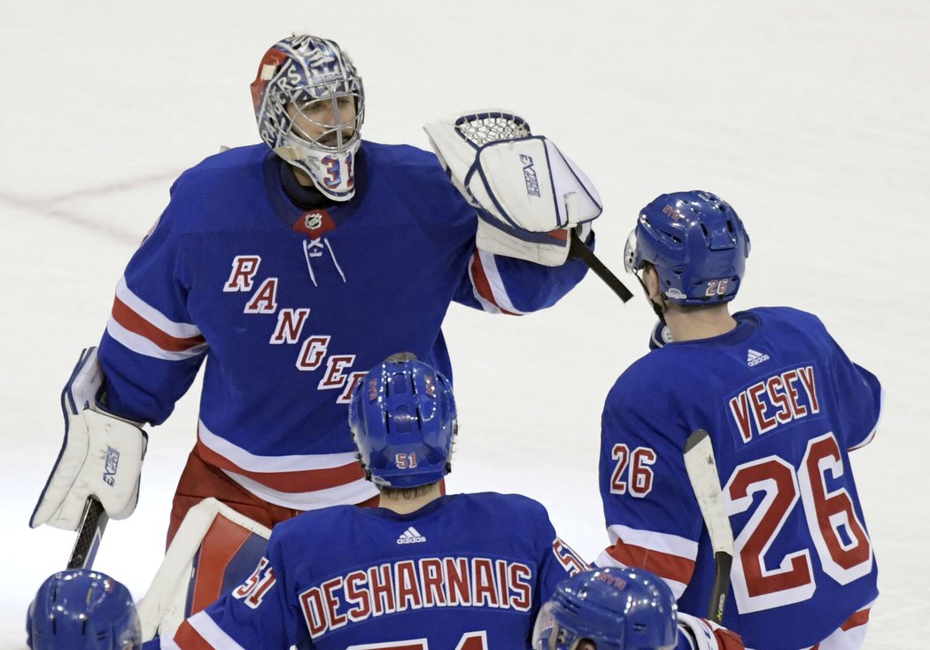 Ondřej Pavelec zneškodnil v NHL všech třicet střel Washingtonu, navíc chytil v závěrečném rozstřelu oba nájezdy a dovedl New York Rangers k výhře 1:0.