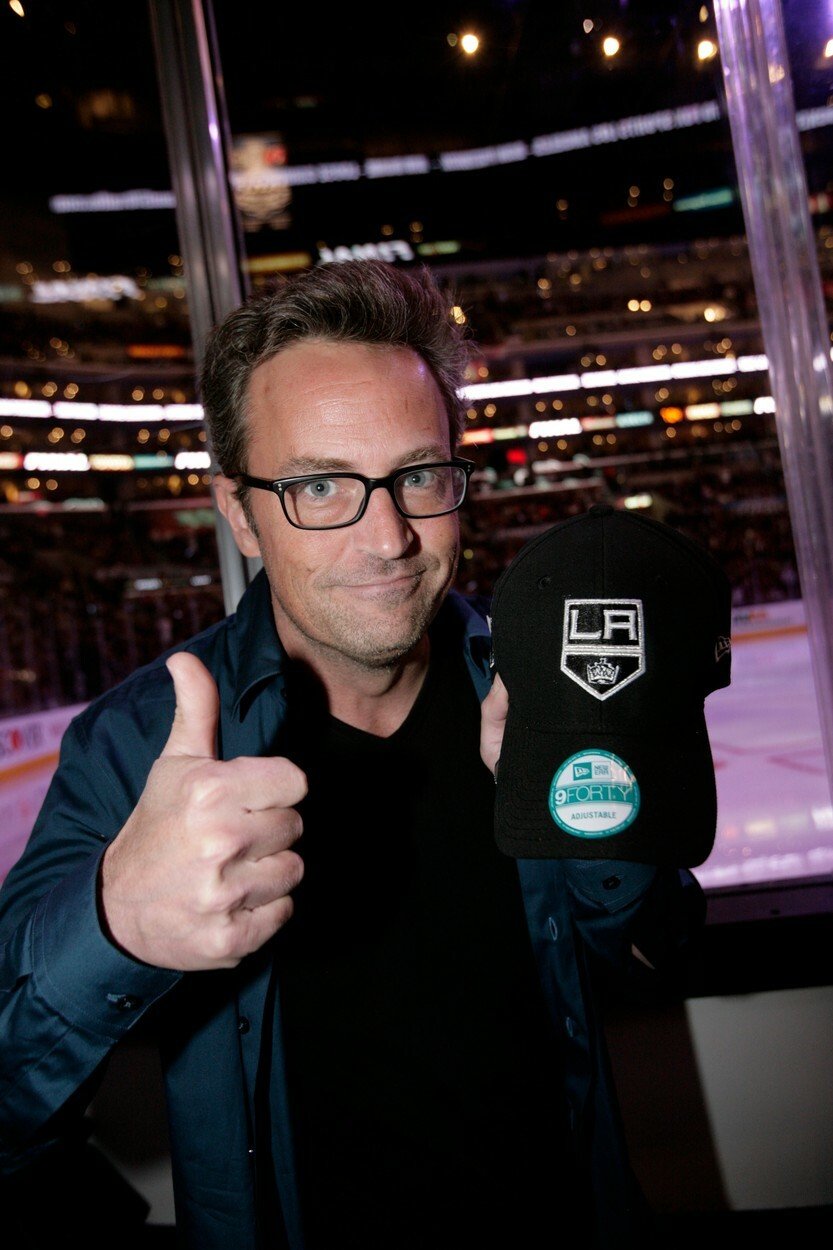 Matthew Perry si vytvořil silné pouto i k LA Kings. Anže Kopitarovi dokonce vyrazil na svatbu do Slovinska