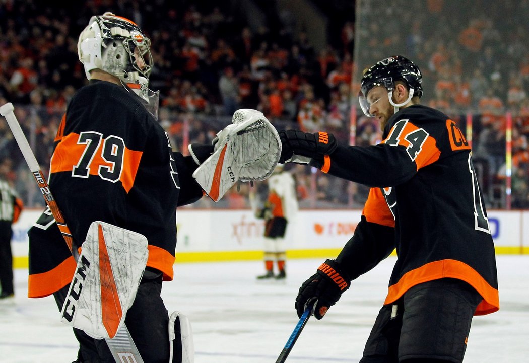 Philadelphia chytila v posledních týdnech v NHL velkou formu, velkou zásluhu na tom má mladý brankář Carter Hart