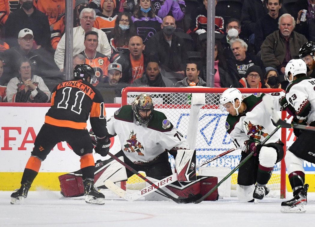 Dvě třetiny držel Karel Vejmelka ve Philadelphii nulu, Arizona nakonec padla 0:3