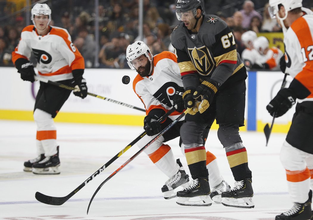 Jakub Voráček přispěl v NHL dvěma přihrávkami k výhře Philadelphie 5:2 nad Vegas, asistoval i Radko Gudas.