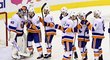 Hokejisté New York Islanders porazili v prvním utkání semifinále play off Východní konference NHL Philadelphii 4:0 a ujali se vedení 1:0 na zápasy.