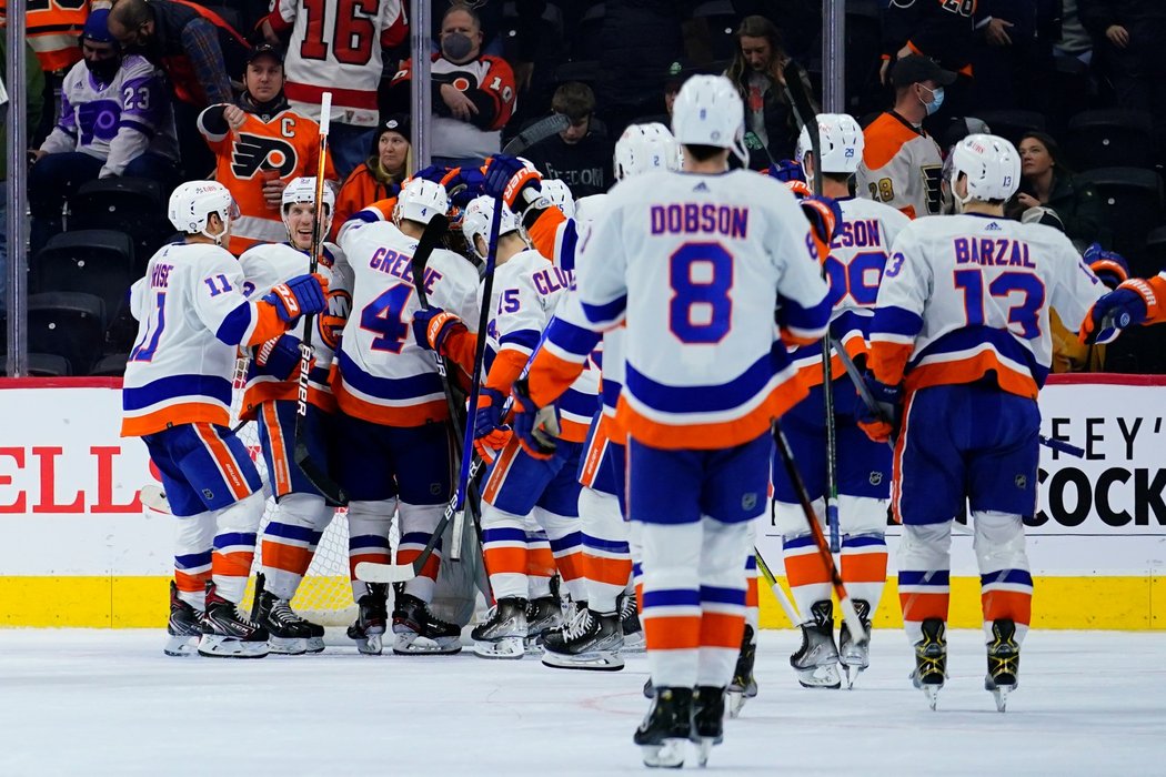 Islanders slaví gól proti Philadelphii