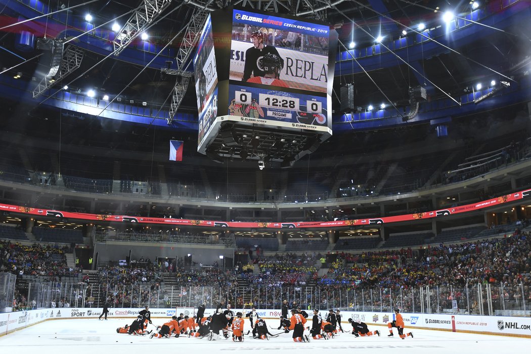 Otevřený trénink Philadelphie v O2 areně sledovalo několik tisícovek fanoušků.