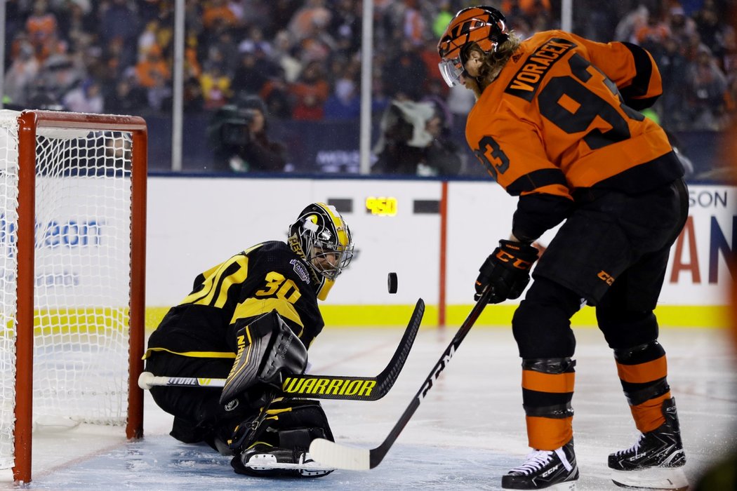 Jakub Voráček zářil při venkovním utkání proti Pittsburghu, při výhře 4:3 v prodloužení bral tři body (1+2)