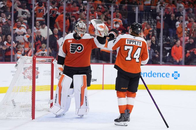 NHL ONLINE: Vladař vychytal třetí výhru Flyers, uspěl i Anaheim. V Minnesotě se prodlužuje NHL ONLINE: Vladař vychytal třetí výhru Flyers, uspěl i Anaheim. V Minnesotě se prodlužuje