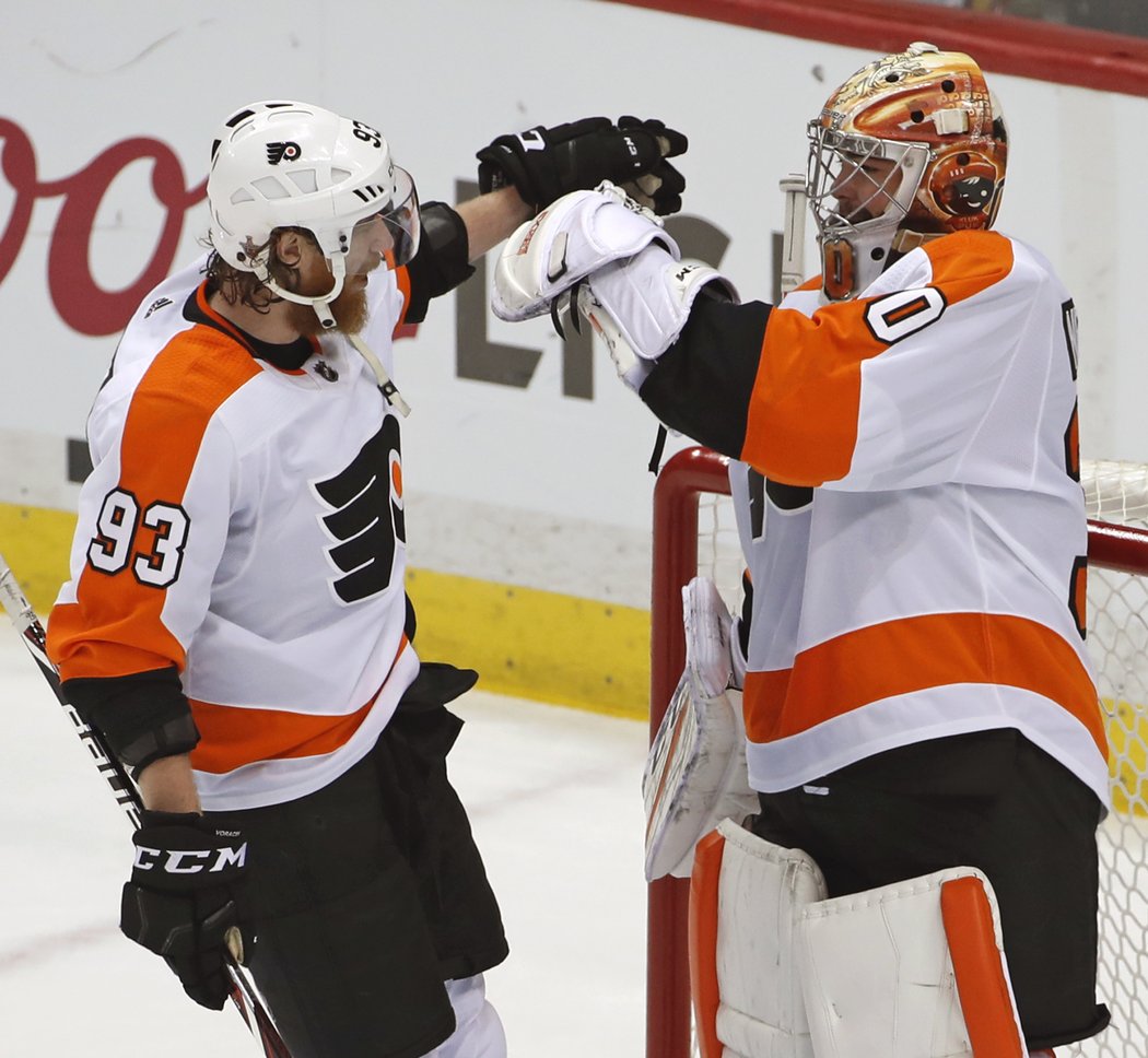 Jakub Voráček a Michal Neuvirth pomohl Flyers prodloužit sezonu