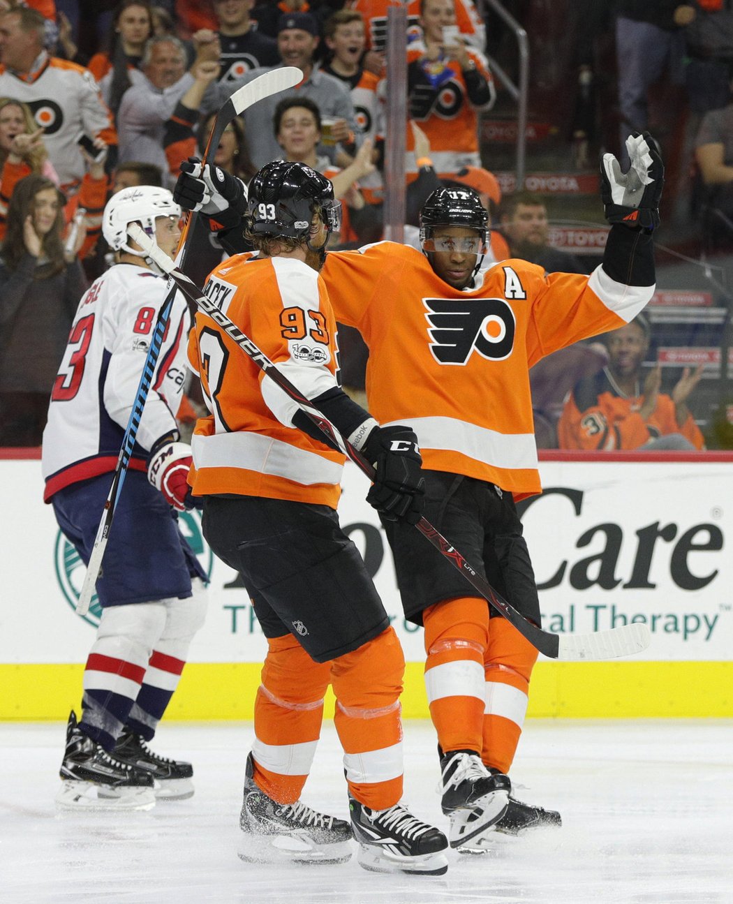 Wayne Simmonds měl po Voráčkově nahrávce snadnou práci