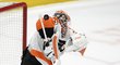 Brian Elliott pomohl Flyers k vítězství 25 úspěšnými zákroky.