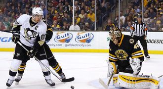 Mlčícího Voráčka vyrovnal v čele NHL Crosby, Pastrňák debutoval