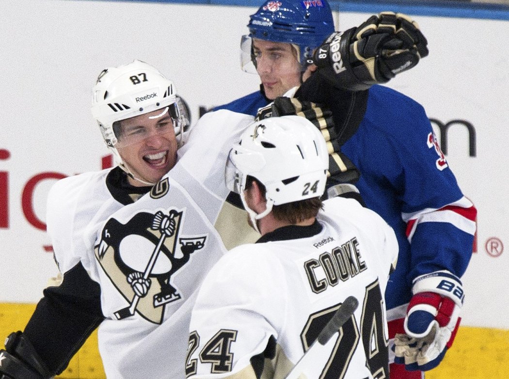 Crosby je zpět. Hvězda NHL se podílela na výhře Penguins jednou přihrávkou.