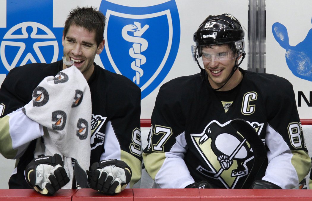 Spokojeně vypadal Crosby nejen na ledě, ale i na střídačce.
