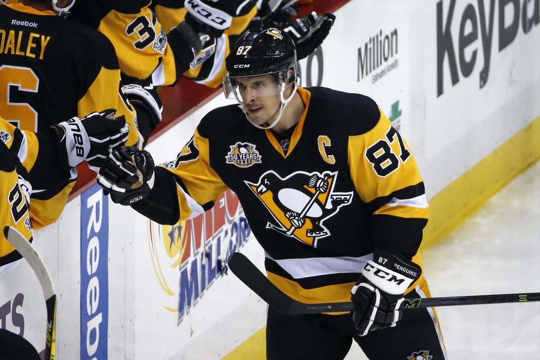Sidney Crosby v prodloužení rozhodl o výhře Penguins 4:3 nad Winnipegem a v základní hrací době zaznamenal dvě asistence.
