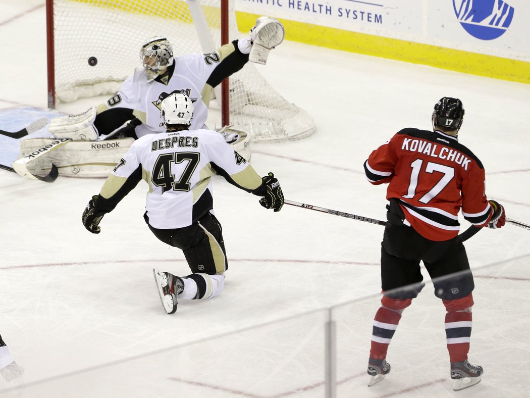 Ilja Kovalčuk v 54. minutě rozhodl duel proti Penguins.
