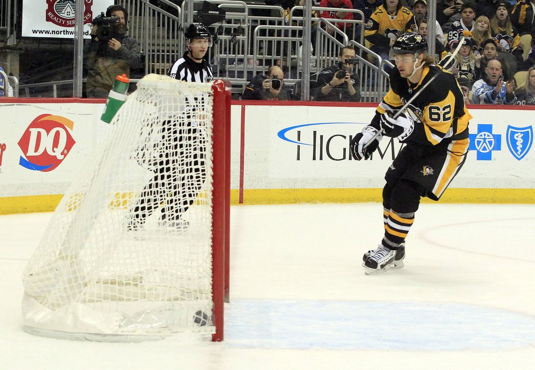 Carl Hagelin uzavřel skóre trefou do prázdné brány