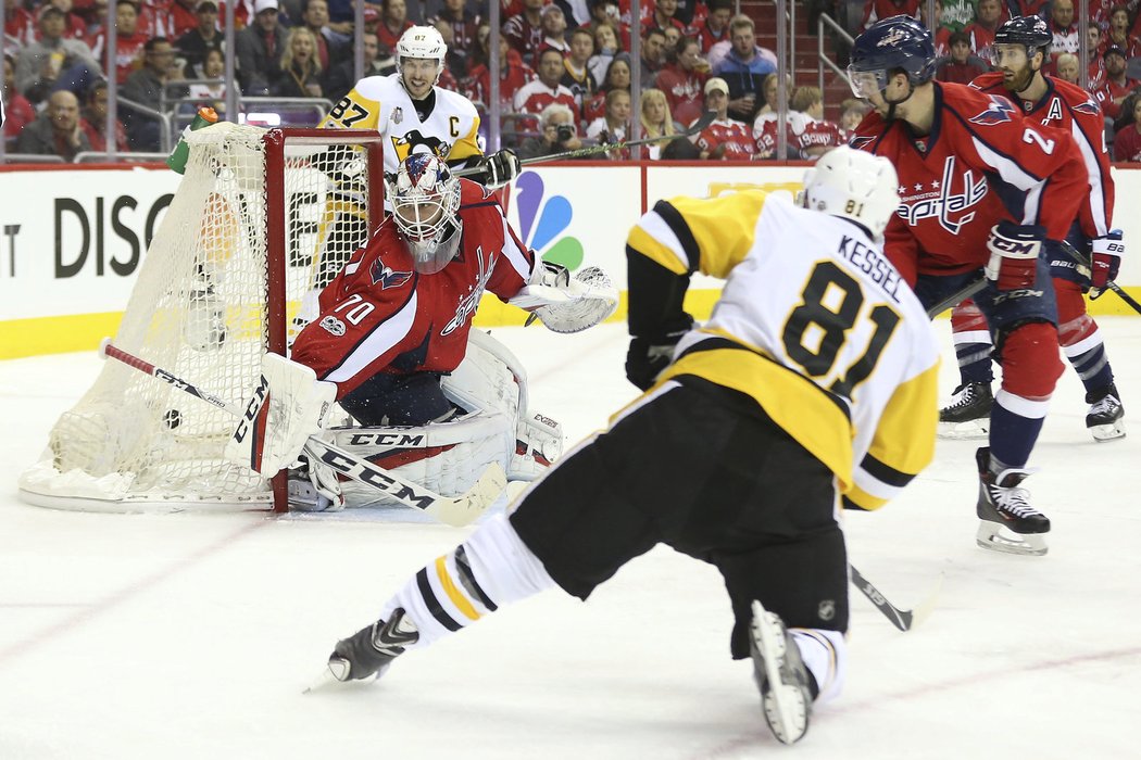 Naprosto přesně zamířil Phil Kessel, Braden Holtby neměl šanci