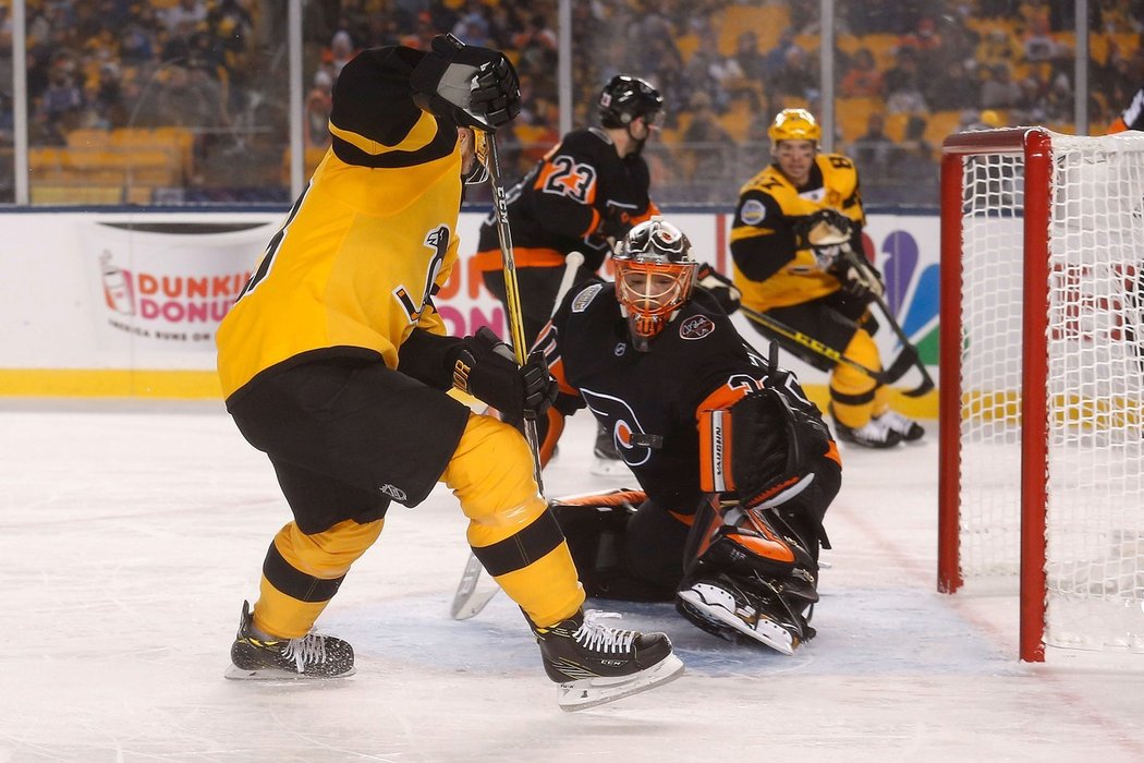 Michal Neuvirth zažil už druhé Winter Classic, ale před více než 67 tisíci diváky poprvé chytal