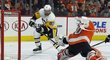 Hokejisté Pittsburghu zvítězili i díky čtyřem gólům Jakea Guentzela v Philadelphii 8:5 a postoupili do druhého kola play off NHL.
