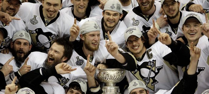 Hokejisté Pittsburghu získali slavný Stanley Cup.