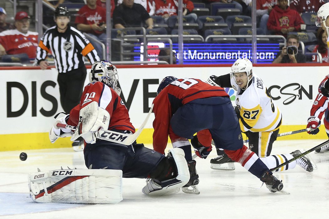 Skóre otevřel Sidney Crosby ve dvanácté sekundě prostřední části, druhou branku přidal o pouhých 52 sekund později.