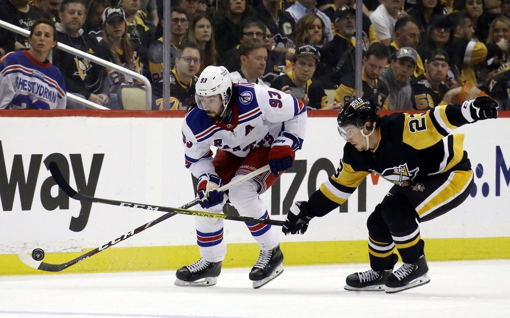 Útočník Mika Zibanejad se čtyřmi body (2+2) podílel na výhře Rangers v šestém zápase play off