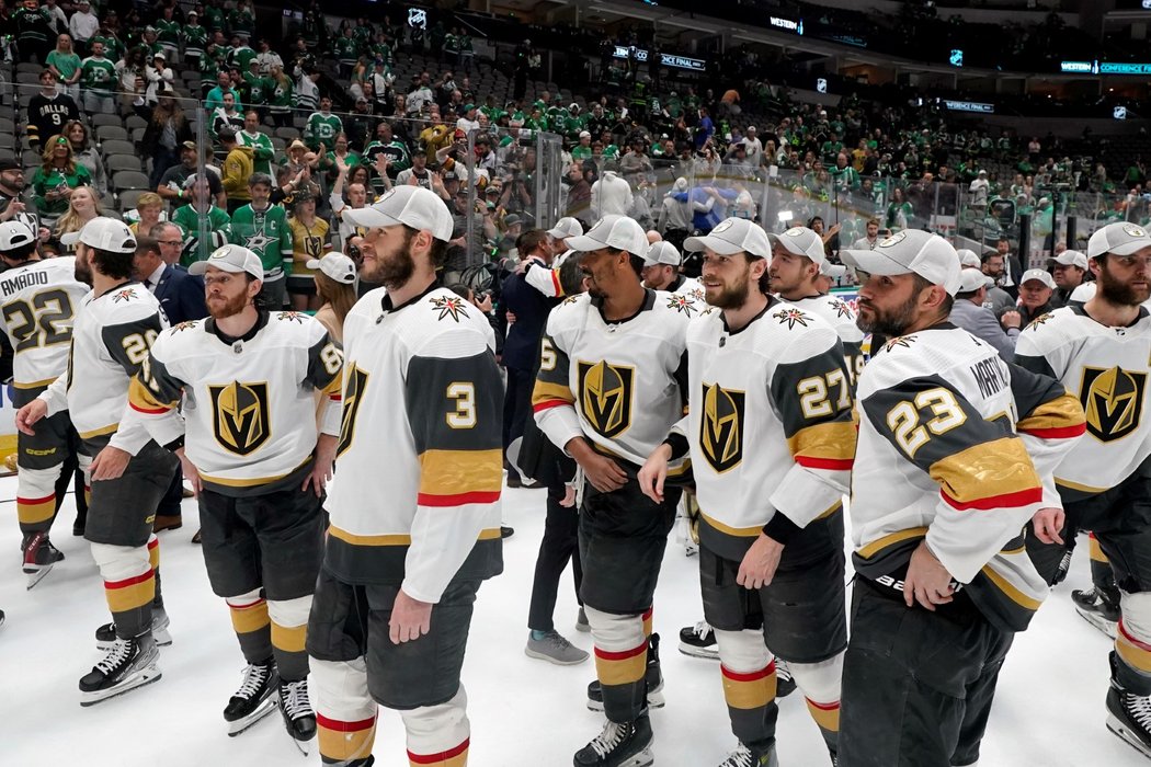 Hokejisté Las Vegas oslavují postup do finále Stanley Cupu