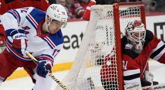 SESTŘIHY: Rangers odskakují Devils, Chytil 0+1. Toronto vrátilo úder