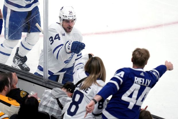 Útočník Toronta Auston Matthews je na marodce, jeho parťáci ale vítězí i bez něj Útočník Toronta Auston Matthews je na marodce, jeho parťáci ale vítězí i bez něj