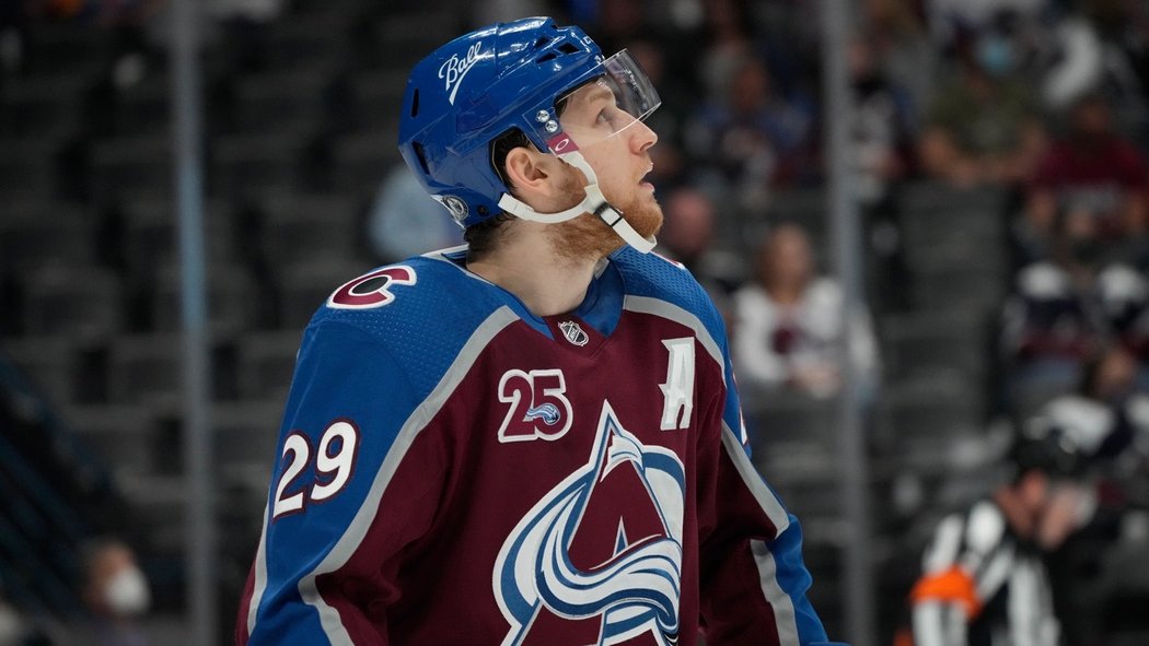 Útočník Colorada Nathan MacKinnon byl po vyřazení Avalanche hodně zklamaný