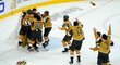 Vegas Golden Knights začínají oslavovat triumf ve finále play off NHL