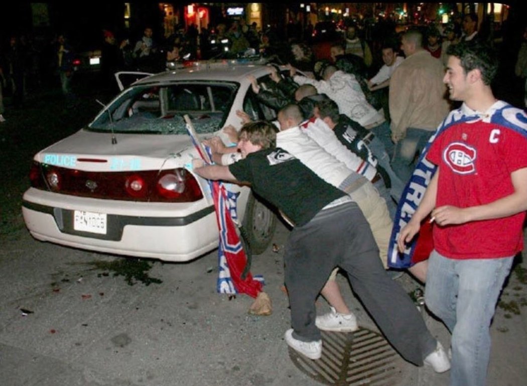 Oslava posledního Stanley Cupu Montrealu v roce 1993 se zvrhla v nepokoje