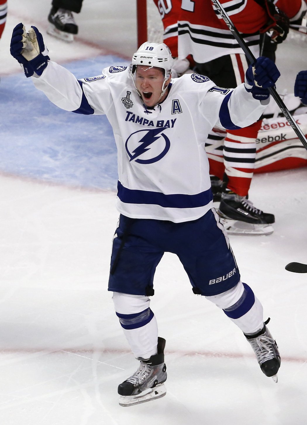 Ondřej Palát se raduje ze své trefy ve finále Stanley Cupu proti Chicagu