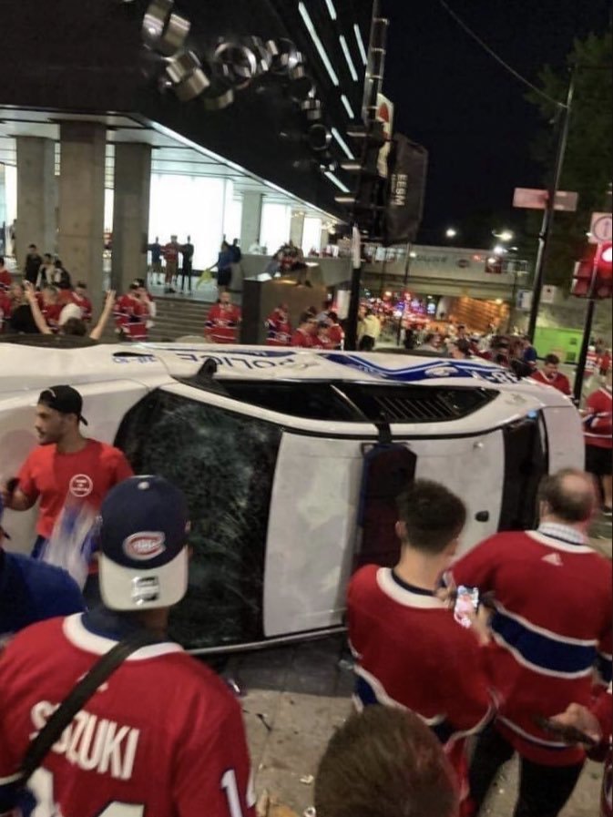 Řádění fanoušků Canadiens odneslo v ulicích i policejní auto